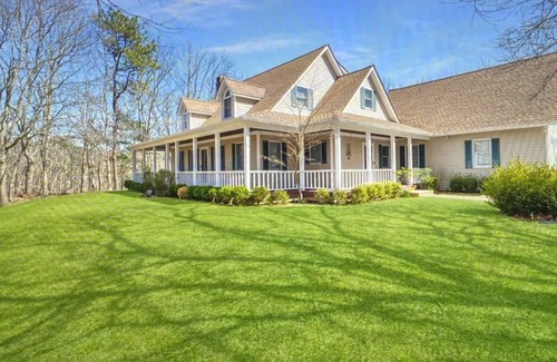 East Hampton House | Peaceful, Private, Perfect Family Getaway in prime Wainscott location!