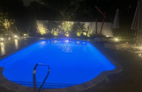 South Middle River House | Peaceful quiet relaxing pet friendly close to Wilton Manors.
