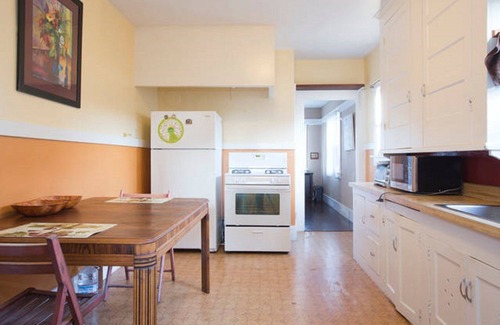Albany House | Peaceful relaxation in house with lots of restaurants and the Bay close by!