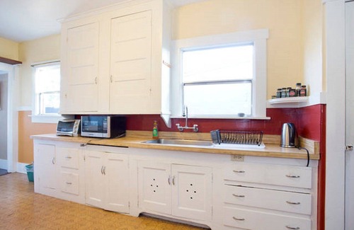 Albany House | Peaceful relaxation in house with lots of restaurants and the Bay close by!