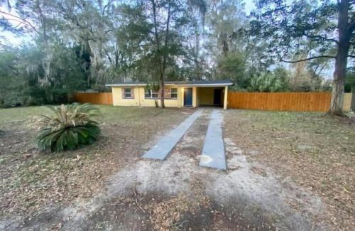 Gainesville House | Peaceful renovated house centrally located