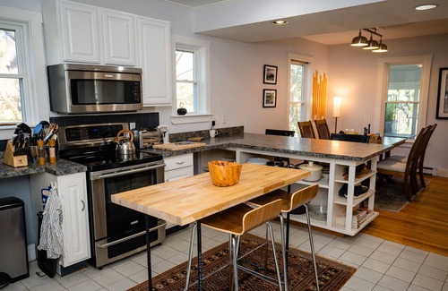 Cape Neddick House | Peaceful retreat among the trees only a five minute walk to Perkins Cove