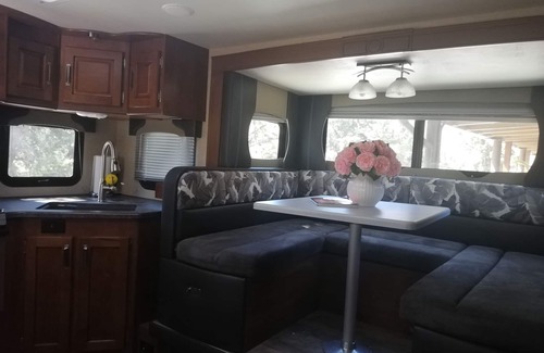 Livermore House | Peaceful Retreat in modern camper w/Panoramic View