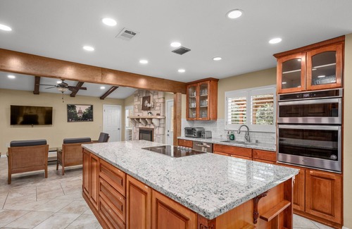 Volente House | Peaceful Retreat near Lake Travis & Volente