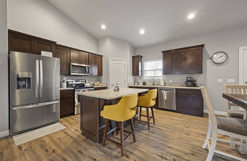 Bella Vista House | Peaceful retreat w/2 king beds + bunk beds