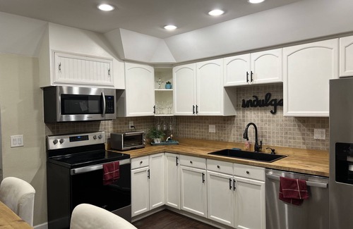 Sarasota Springs House | Peaceful Room 15 Minutes from Downtown or Beach
