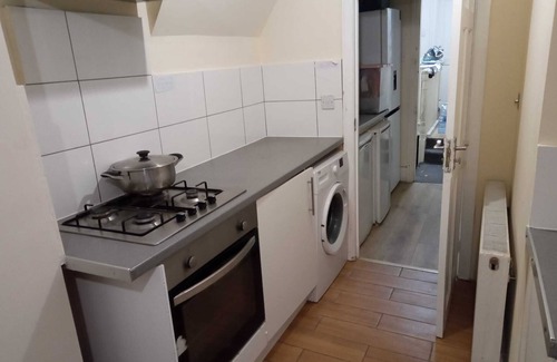 Forest Gate House | Peaceful room in a 4 bedroom, 2 bathroom shared house