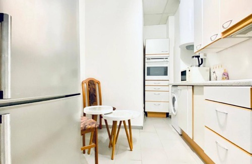 Liesing Apartment | Peaceful Room in a Shared Apt, Close to the City