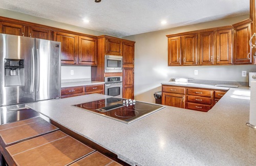 Russell Springs Cottage | Peaceful Russell Springs Home w/Fire Pit & Pond!