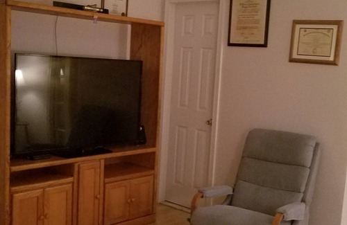 Constable Hook Apartment | Peaceful Sanctuary 20 min from New York City