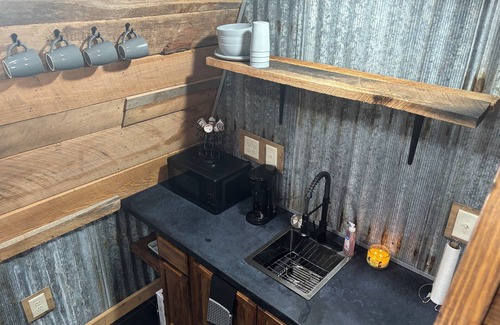 Miller City Cabin | Peaceful secluded cabin located near Horseshoe Lake