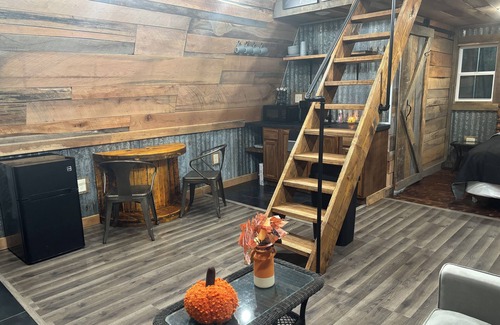Miller City Cabin | Peaceful secluded cabin located near Horseshoe Lake