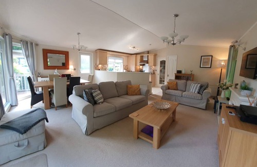 Weybourne House | Peaceful setting within walking distance of coast and local pub. Dog friendly.