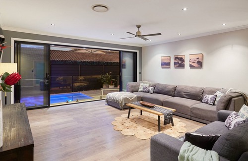 Gold Coast House | Peaceful & Spacious, 5 bedroom with POOL @ Burleigh Heads