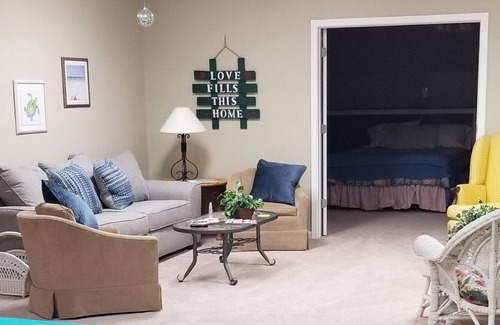 Buford House | Peaceful, spacious, private getaway for ALL seasons!