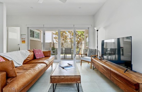 Ettalong Beach House | Peaceful Stay at Ettalong Beach