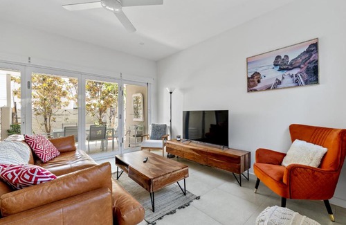 Ettalong Beach House | Peaceful Stay at Ettalong Beach