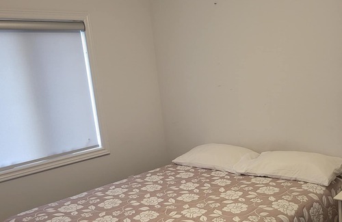 Beamsville House | Peaceful stay in a quiet, centrally located townhome in the heart of Lincoln.