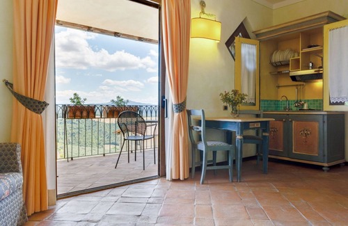 Canalicchio Villa | Peaceful Stay in Collazzone Hills