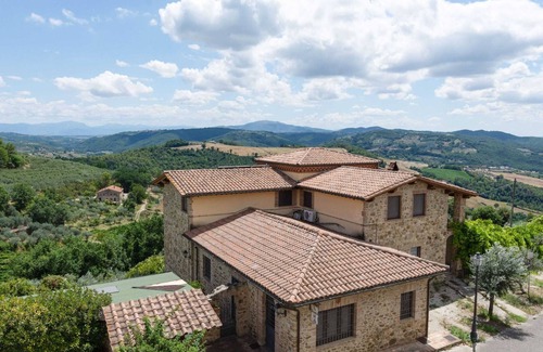Canalicchio Villa | Peaceful Stay in Collazzone Hills