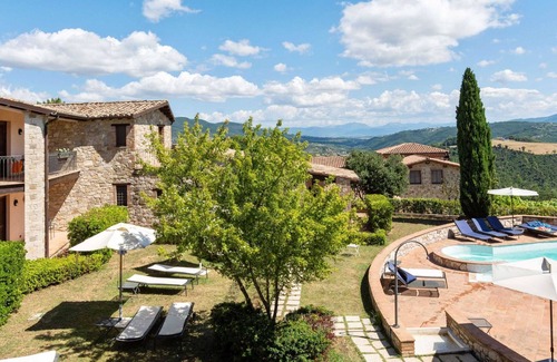 Canalicchio Villa | Peaceful Stay in Collazzone Hills
