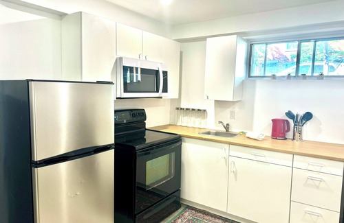 Nouveau-Rosemont Apartment | Peaceful stay in Montreal - Large 3 1/2 near parks and attractions