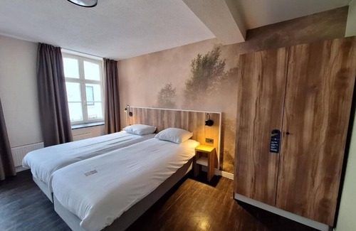 Thorn Hotel | Peaceful Stay in Thorn – Explore Cobblestone Streets, Historic Buildings