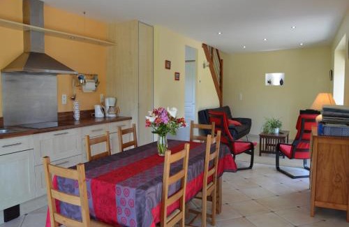 Isigny-le-Buat House | Peaceful Stay near Lake