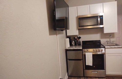 Amarillo Apartment | Peaceful Studio for Couples or Business Travel Queen bed, Roku TV, good Wi-Fi.