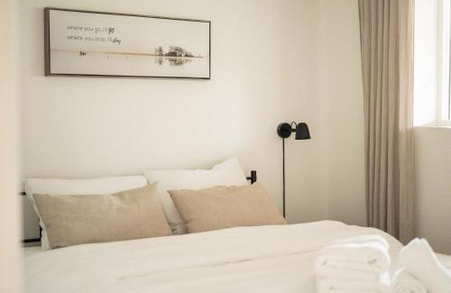 Armstrong Apartment | Peaceful Suite near Vernon Armstrong Brand New
