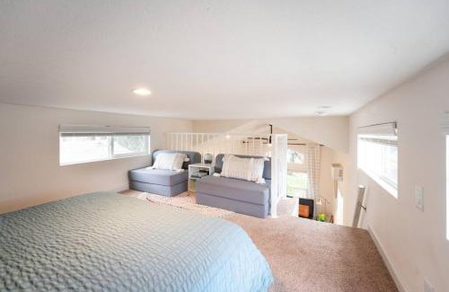 San Luis Obispo House | Peaceful Tiny Home Loft and Sauna