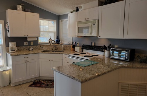 Elberta Cottage | Peaceful !Waterfront Haven,Near beach/Pier/Kayak/Fishing/Crabbing/CLEAN!