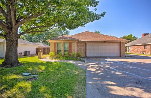 Waxahachie House | Peaceful Waxahachie Home with Private Backyard!