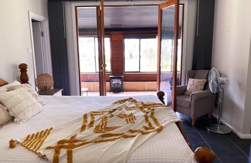 Bow Bridge Ski Chalet | Peacehaven Chalet on the Irwin Inlet