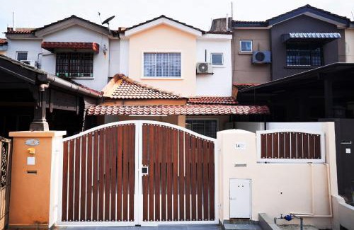 Rawang House | Peach Homestay Tasik Puteri