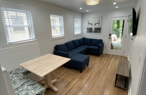 Buckhead Apartment | Peachtree Peach