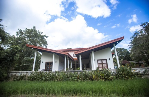 Dambulla House | Peacock House Sigiriya