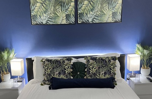 Largs House | Peacocks Guest House