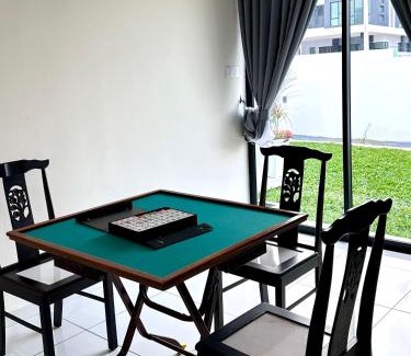 Ipoh House | Peak Homestay@Ipoh Perak Malaysia 10-14Pax 5R/6B