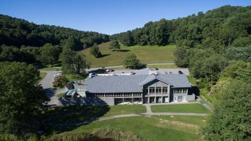 Peaks Hotel | Peaks of Otter Lodge