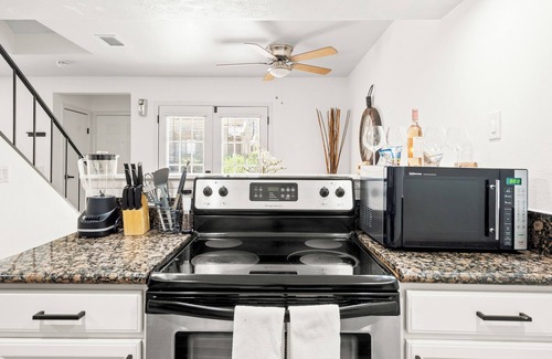 South Mountain House | Peakview Basecamp: 2-Bedroom, Mountain View, Pool, & Close to Casinos & Downtown