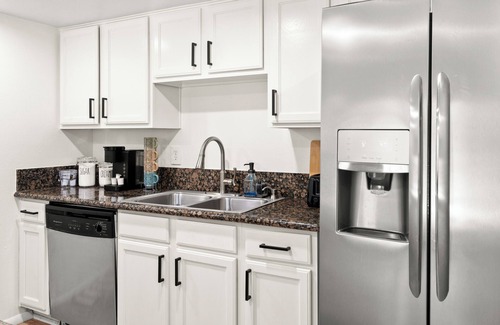 South Mountain House | Peakview Basecamp: 2-Bedroom, Mountain View, Pool, & Close to Casinos & Downtown