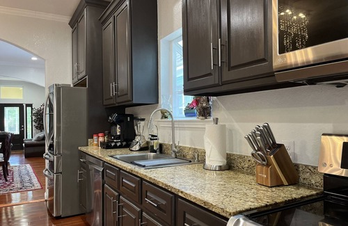Midtown House | Pearl-Brewery Woodlawn Main-house 5 min From Downtown