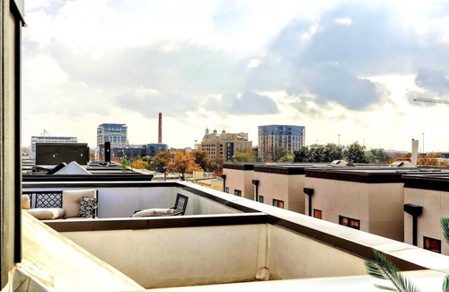 Tobin Hill House | Pearl House: Rooftop Deck/Pool/Walk 2 Pearl