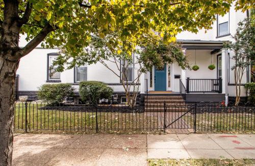 Eckington Villa | Pearl Light