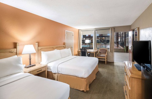 San Angelo Hotel | Pearl on the Concho