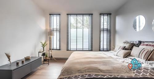 Amsterdam South Apartment | Pearl & Tulip 2BR with Free Parking