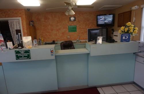 Pearsall Hotel | Pearsall Executive Inn