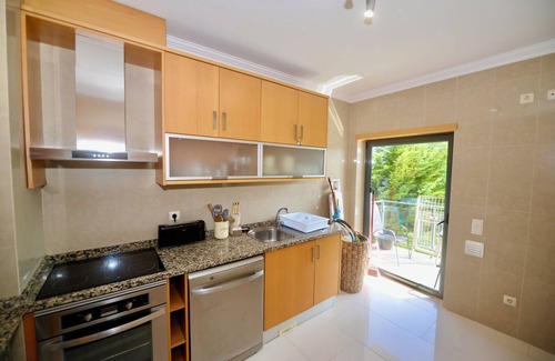 Sao Martinho do Porto Apartment | Pebble - 1 bedroom apartment (sleeps 4) with pool & tennis court