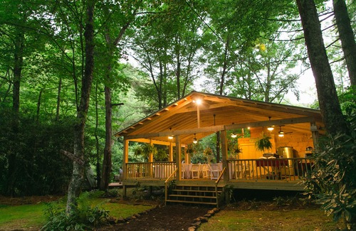 Laurel Fork House | Pebble Creek Magical Retreat 23 acres Sleeps 17 Log House Large Shelter Deck